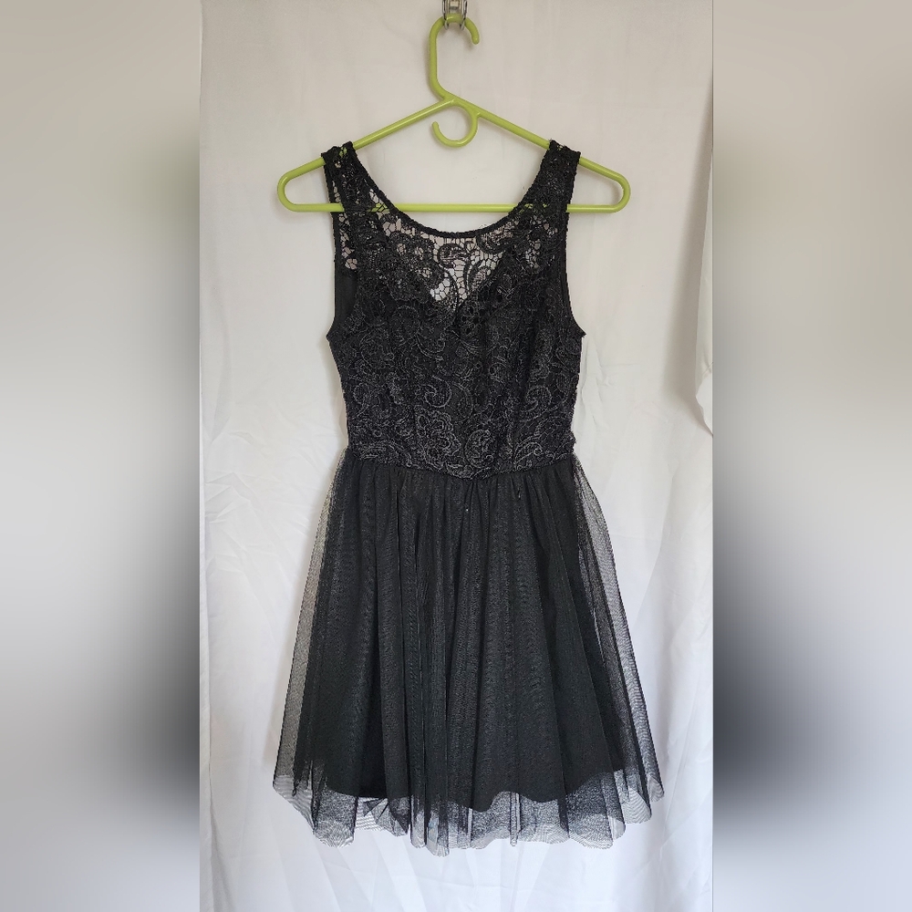 Forever 21 Black Lace Prom Dress